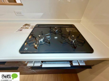 ���̑��@�R�����͊�����3���B�O�����@�\�t���œ����������\�Ȃ̂ŁA�����I�ɂ��������o���܂��B���ʂ̏��Ȃ��f�U�C���Ȃ̂ŁA���������y�X�B