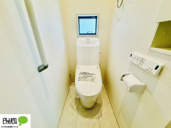 �g�C���@�{�H��ʐ^�@1�E2�K�E�H�V�����b�g�g�C�������B