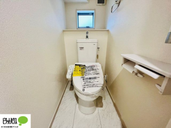 �g�C���@�{�H��ʐ^�@1�E2�K�E�H�V�����b�g�g�C�������B