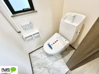 �g�C���@1�E2�K�E�H�V�����b�g�g�C�������B