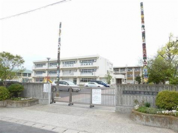 ���ӊ��@�s���s����포�w�Z �k��23���B 1830m