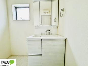 ���ʑ�E���ʏ��@�{�H��ʐ^�@�O�ʋ��̗���A�V���N���ȂǑ������[��������A�L�X�Ƃ������ʉ��ϑ�ł��B