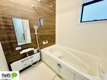 �����@�{�H��ʐ^�@1���̔�����������x���̓��͂��q�l�Ƃ̃R�~���j�P�[�V�����̏�Ƃ���