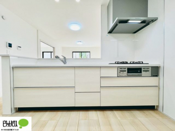 �L�b�`���@�{�H��ʐ^�@�V�z�Ȃ�ł͂̃s�J�s�J�̃L�b�`���͖����̂��������y�������Ă���܂��ˁB