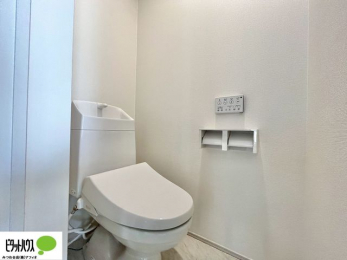 �g�C���@�{�H��ʐ^�@1�E2�K�E�H�V�����b�g�g�C�������B