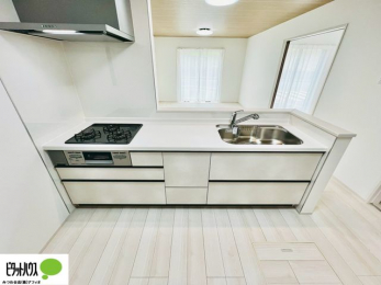 �L�b�`���@�{�H��ʐ^�@�V�z�Ȃ�ł͂̃s�J�s�J�̃L�b�`���͖����̂��������y�������Ă���܂��ˁB