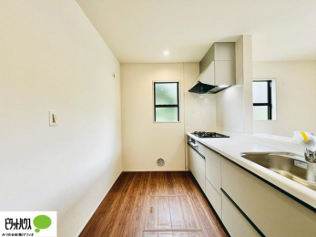 �L�b�`���@�{�H��ʐ^�@�V�z�Ȃ�ł͂̃s�J�s�J�̃L�b�`���͖����̂��������y�������Ă���܂��ˁB