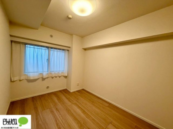 �Q���@�傫�ȑ����疾�邢�z�˂�������܂��B