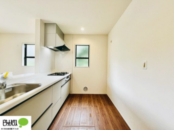 �L�b�`���@�{�H��ʐ^�@�V�z�Ȃ�ł͂̃s�J�s�J�̃L�b�`���͖����̂��������y�������Ă���܂��ˁB