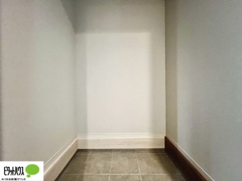 ���ց@�A�E�g�h�A�p�i��x�r�[�J�[�A�K�[�f�j���O�̓���Ȃǂ����[���Ă����̂ɂ��֗��ȃV���[�Y�C���N���[�[�b�g�B