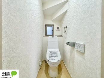 �g�C���@1�E2�K�E�H�V�����b�g�g�C�������B