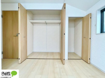 �q�������@���ꂼ��̂������Ɏ��[�X�y�[�X������̂Ńv���C�x�[�g�ȉו����g�߂ɒu�����Ƃ��ł��܂��B