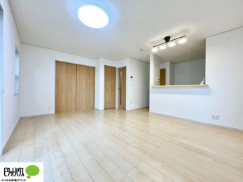 ���r���O�@���r���O����̓L�b�`���ɂ���}�}��p�p��������̂ŁA���q�l���V�񂾂�x�񂾂���S���ĉ߂������Ƃ��ł��܂��B