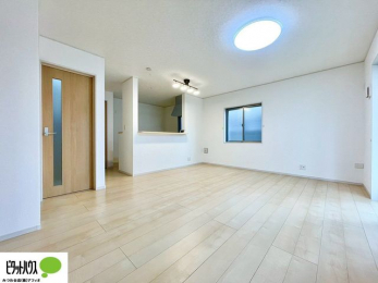 ���r���O�@�l�C�̑ΖʃL�b�`���ŉƑ��݂�Ȃ������ꏏ�B