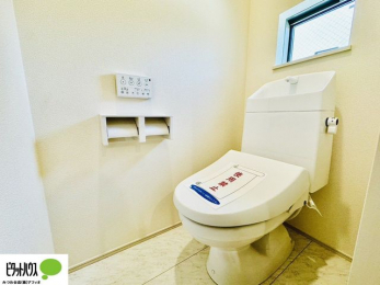 �g�C���@�{�H��ʐ^�@1�E2�K�E�H�V�����b�g�g�C�������B