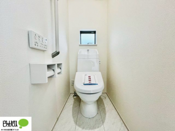 �g�C���@�{�H��ʐ^�@1�E2�K�E�H�V�����b�g�g�C�������B