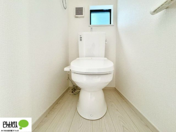 �g�C���@�{�H��ʐ^�@1�E2�K�E�H�V�����b�g�g�C�������B