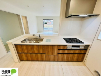 �L�b�`���@�{�H��ʐ^�@�V�z�Ȃ�ł͂̃s�J�s�J�̃L�b�`���͖����̂��������y�������Ă���܂��ˁB