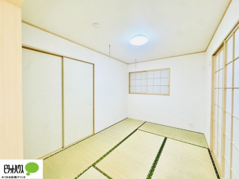 ���[�@�a���ɂ��鉟����͗��q�p�̕z�c��G�߂̕z�c����������ۊǂł��܂��B