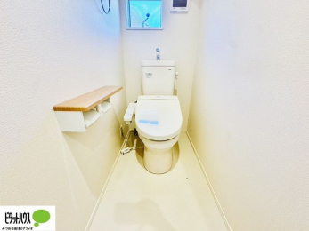 �g�C���@1�E2�K�E�H�V�����b�g�g�C�������B