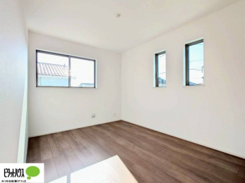 �q�������@�w�т̎��Ԃ��V�Ԏ��Ԃ���؂ɂł���q�ǂ������B�Ƌ�̔z�u�����₷���V���v���Ȑ݌v�ŁA�������K�Ɏg���܂��B