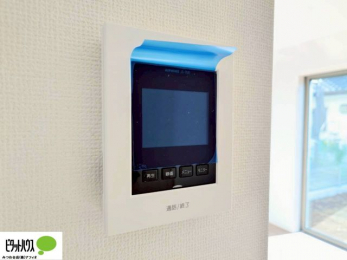 ���̑��@������Ԃ����S��TV���j�^�[�t���C���^�[�z��