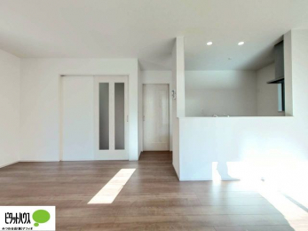 ���r���O�@���r���O����̓L�b�`���ɂ���}�}��p�p��������̂ŁA���q�l���V�񂾂�x�񂾂���S���ĉ߂������Ƃ��ł��܂��B