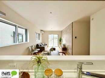 ���r���O�@�傫�ȑ�����ۓI�ȃ��r���O�́A�������邢��C�ɂ��Ă���܂��ˁB