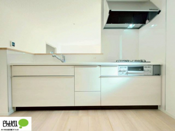 �L�b�`���@�V�z�Ȃ�ł͂̃s�J�s�J�̃L�b�`���͖����̂��������y�������Ă���܂��ˁB