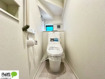 �g�C���@1�E2�K�E�H�V�����b�g�g�C�������B