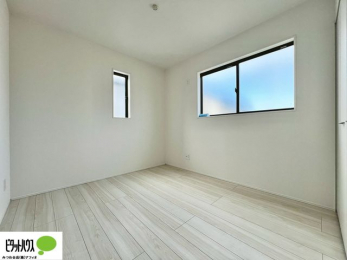 �o���R�j�[�@�w�т̎��Ԃ��V�Ԏ��Ԃ���؂ɂł���q�ǂ������B�Ƌ�̔z�u�����₷���V���v���Ȑ݌v�ŁA�������K�Ɏg���܂��B