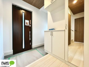 ���ց@�V���[�Y�{�b�N�X�ɂ́A�g�����Ȃ݃`�F�b�N���ł���S�g�~���[�t���I