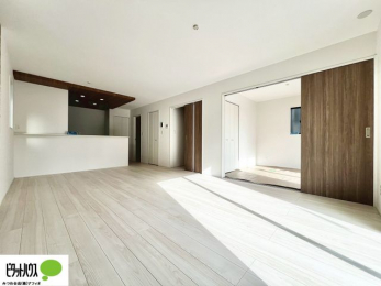 ���r���O�@���r���O����̓L�b�`���ɂ���}�}��p�p��������̂ŁA���q�l���V�񂾂�x�񂾂���S���ĉ߂������Ƃ��ł��܂��B