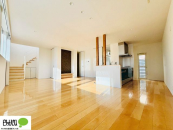 ���r���O�@�������ȍL�X���r���O��