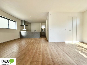 ���r���O�@�L�X�k�c�j�I����̑傫�ȃ\�t�@��u���Ă������f��ӏ܂��ǂ��ł��ˁB