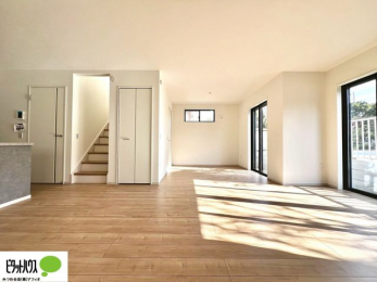 ���r���O�@���r���O����̓L�b�`���ɂ���}�}��p�p��������̂ŁA���q�l���V�񂾂�x�񂾂���S���ĉ߂������Ƃ��ł��܂��B