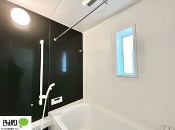 �����@�����̔�������Ă����o�X���[���͍L�X�������B�x���͂��q�l�ƈꏏ�ɗV�тȂ������܂��ˁB