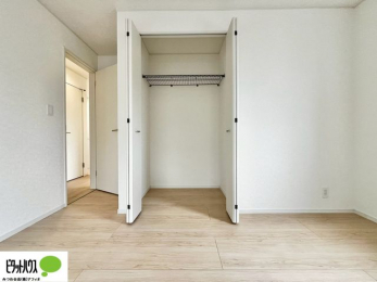 �q�������@�傫�Ȏ��[�͂��m����ׂ����G�݂������Ղ肵�܂��܂��B