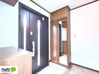 ���ց@�V���[�Y�{�b�N�X�ɂ́A�g�����Ȃ݃`�F�b�N���ł���S�g�~���[�t���I