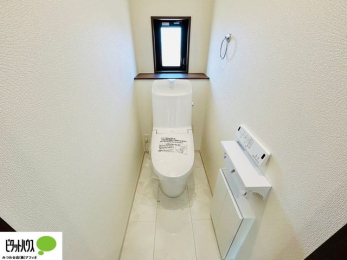 �g�C���@�{�H��ʐ^�F1�E2�K�E�H�V�����b�g�g�C�������B