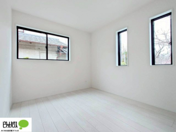 �q�������@�w�т̎��Ԃ��V�Ԏ��Ԃ���؂ɂł���q�ǂ������B�Ƌ�̔z�u�����₷���V���v���Ȑ݌v�ŁA�������K�Ɏg���܂��B