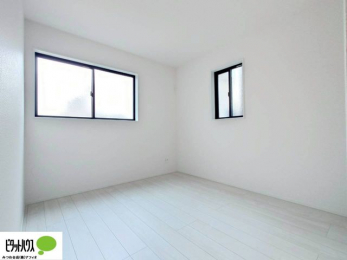 ���̑����ρ@2�ʍ̌��Ŗ��邭�A���ʂ��̗ǂ��������ł��B