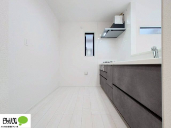 �L�b�`���@�V�z�Ȃ�ł͂̃s�J�s�J�̃L�b�`���͖����̂��������y�������Ă���܂��ˁB