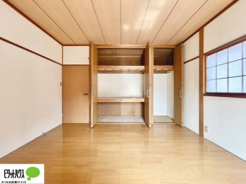 ���[�@���ꂼ��̂������Ɏ��[�X�y�[�X������̂Ńv���C�x�[�g�ȉו����g�߂ɒu�����Ƃ��ł��܂��B