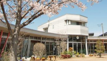 ���r���O�@�傫�ȑ�����ۓI�ȃ��r���O�́A�������邢��C�ɂ��Ă���܂��ˁB