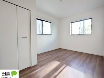 �q�������@2�ʍ̌��Ŗ��邭�A���ʂ��̗ǂ��������ł��B