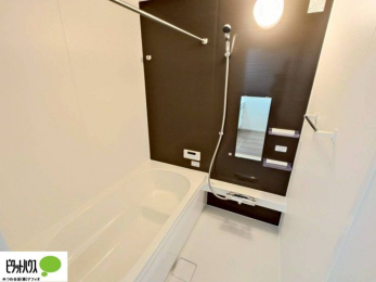 �����@�����������F���̗����ŁA1���̔��������������Ă��������B