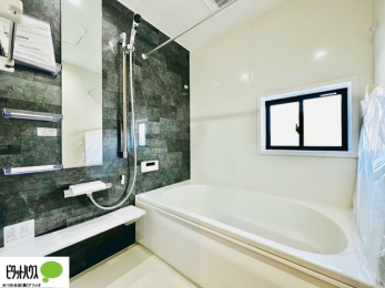 �����@�{�H��ʐ^�@�����̔�������Ă���闁���͍L�X�������B�x���͂��q�l�ƈꏏ�ɗV�тȂ������܂��ˁB