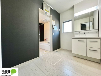 ���ʑ�E���ʏ��@�{�H��ʐ^�F���ʎ��ɏ���������A�J�r�\�h�ɂ��B�傫�ȋ��Ō��₷�����ʉ��ϑ�ł�