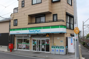 ���ӊ��@�t�@�~���[�}�[�g���ːV�c�w�O�X �k��4���B 300m